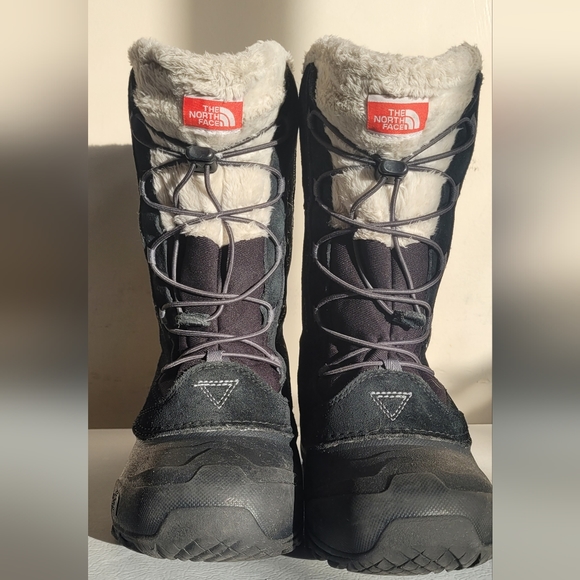 Northface waterproof winter boots - Picture 6 of 11